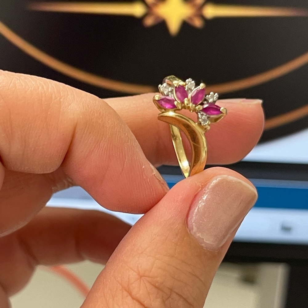 10kt Solid Gold Ruby & Diamond Ring Size 7 - image 3